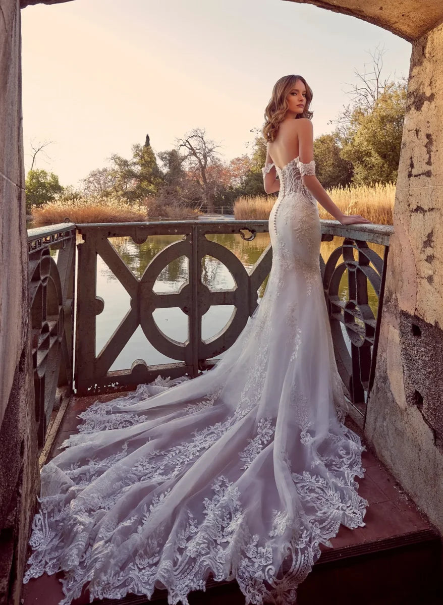 Ronald Joyce Zarah Style 69958 Fishtail Wedding Dress Size 14 (Ex Bridal Shop Sample)