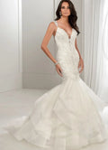 Ronald Joyce (Victoria Jane Collection) Tabitha Style 18201 Fishtail Wedding Dress Size 14 (Ex shop sample)