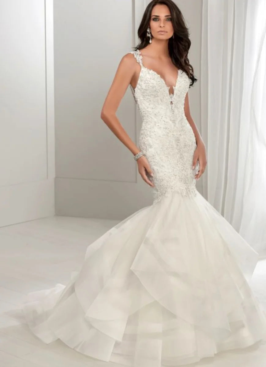 Ronald Joyce (Victoria Jane Collection) Tabitha Style 18201 Fishtail Wedding Dress Size 14 (Ex shop sample)