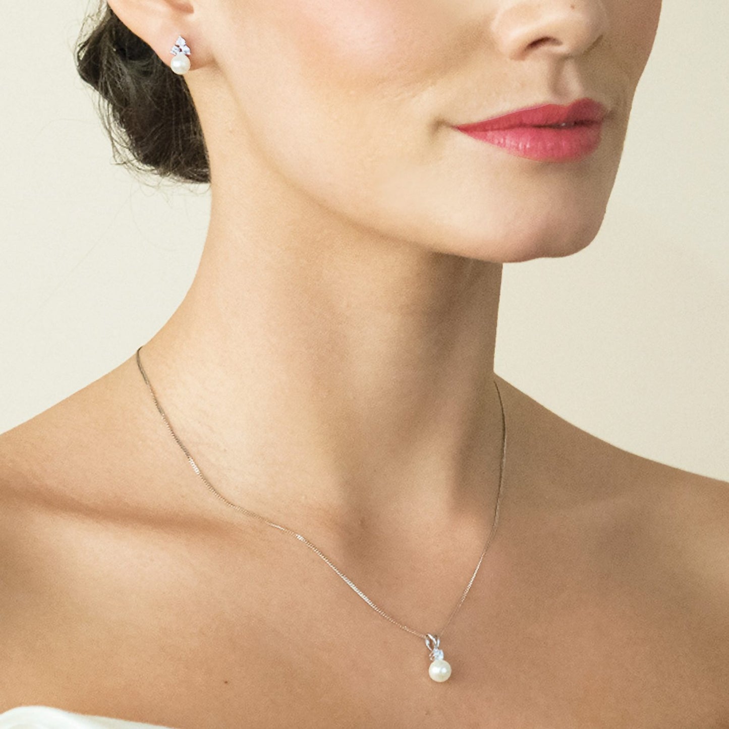 CLASSIC PROM RHODIUM CRYSTAL PEARL DAINTY SET