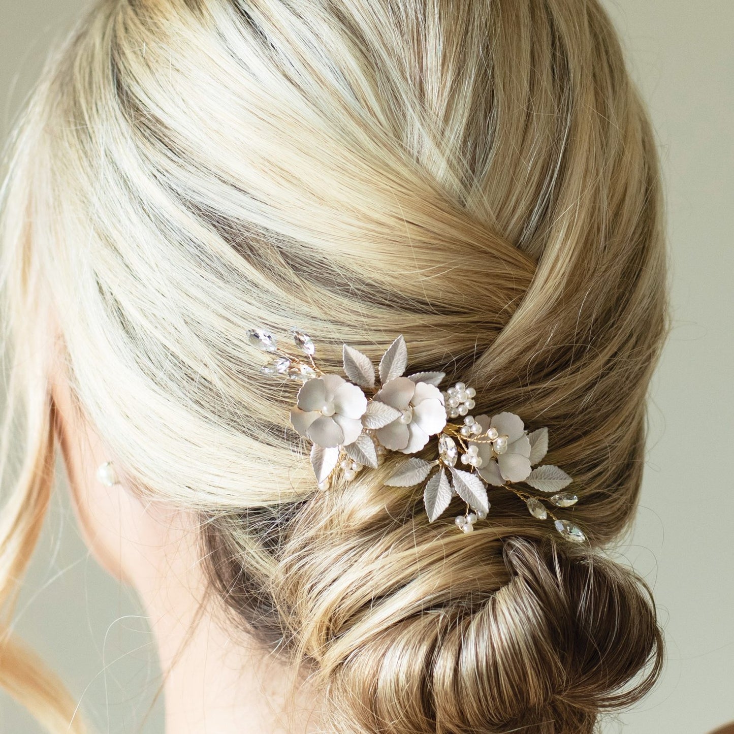 GARDENIA GOLD PEARL FLORAL PROM CLIP