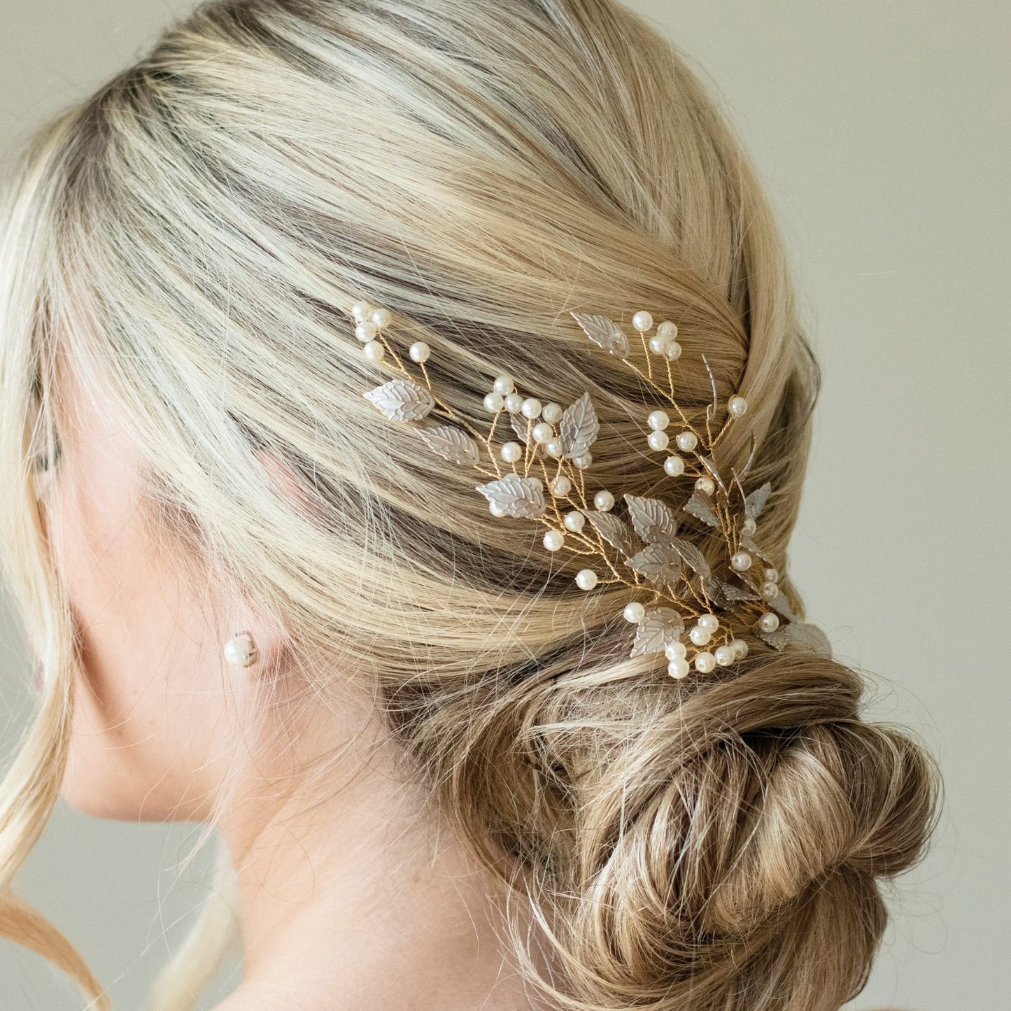 SUMMER BREEZE SILVER PEARL LEAFY PROM CLIP