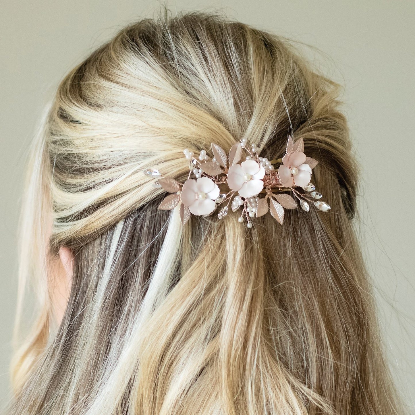 GARDENIA GOLD PEARL FLORAL PROM CLIP