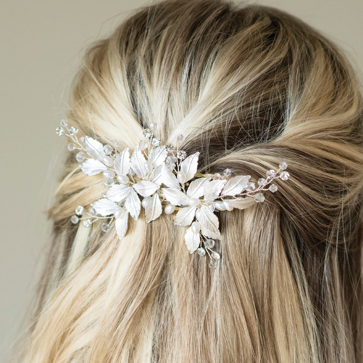 FAIRYDUST CRYSTAL AND PEARL LEAFY PROM CLIP