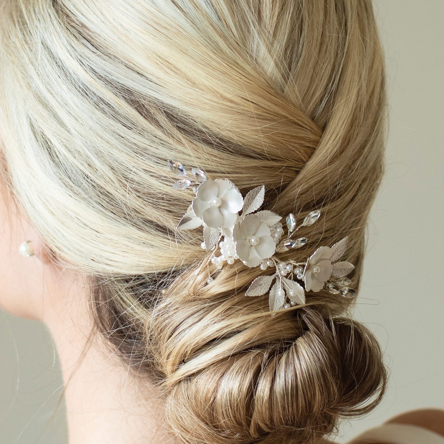 GARDENIA GOLD PEARL FLORAL PROM CLIP